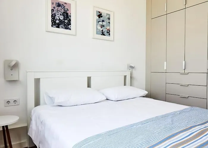 Crispi Luxury & Spacious Apt-Sour Sisters Apts