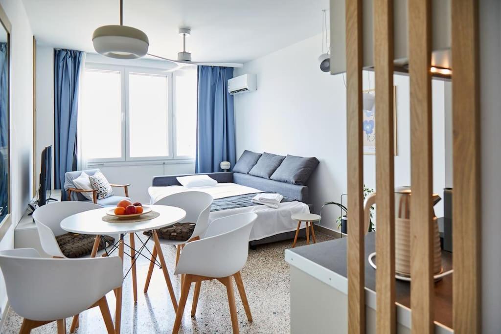 Apartment Crispi Luxury & Spacious Apt-sour Sisters Apts